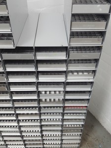 Thumbnail image of Lot of 33 Storage Racks -80 Freezer Racks 46.9cm x 22.2cm x 16.4cm