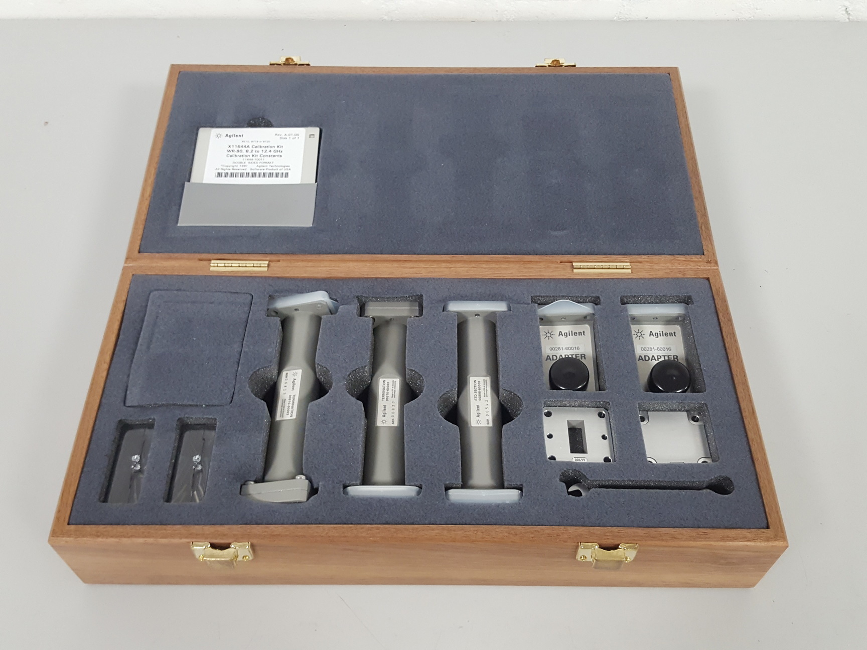 Image of Agilent X11644A WR-90 (8.2-12.4 GHz) Calibration Kit
