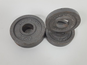 Thumbnail image of 8.75kg of Bodymax Metal Olympic Gym Weight Plates 2 x 2.5kg 3 x 1.25kg