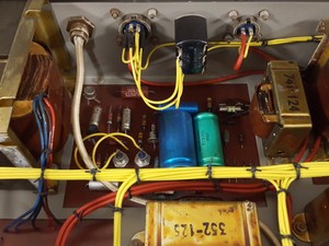 Thumbnail image of AEI VC 20 Ion Gauge Vacuum Control Unit Lab
