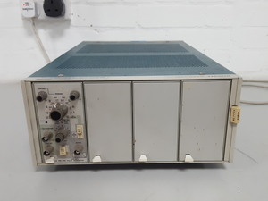 Thumbnail image of Tektronix TM504 Power Module + PG502 Pulse Generator 250MHz Lab