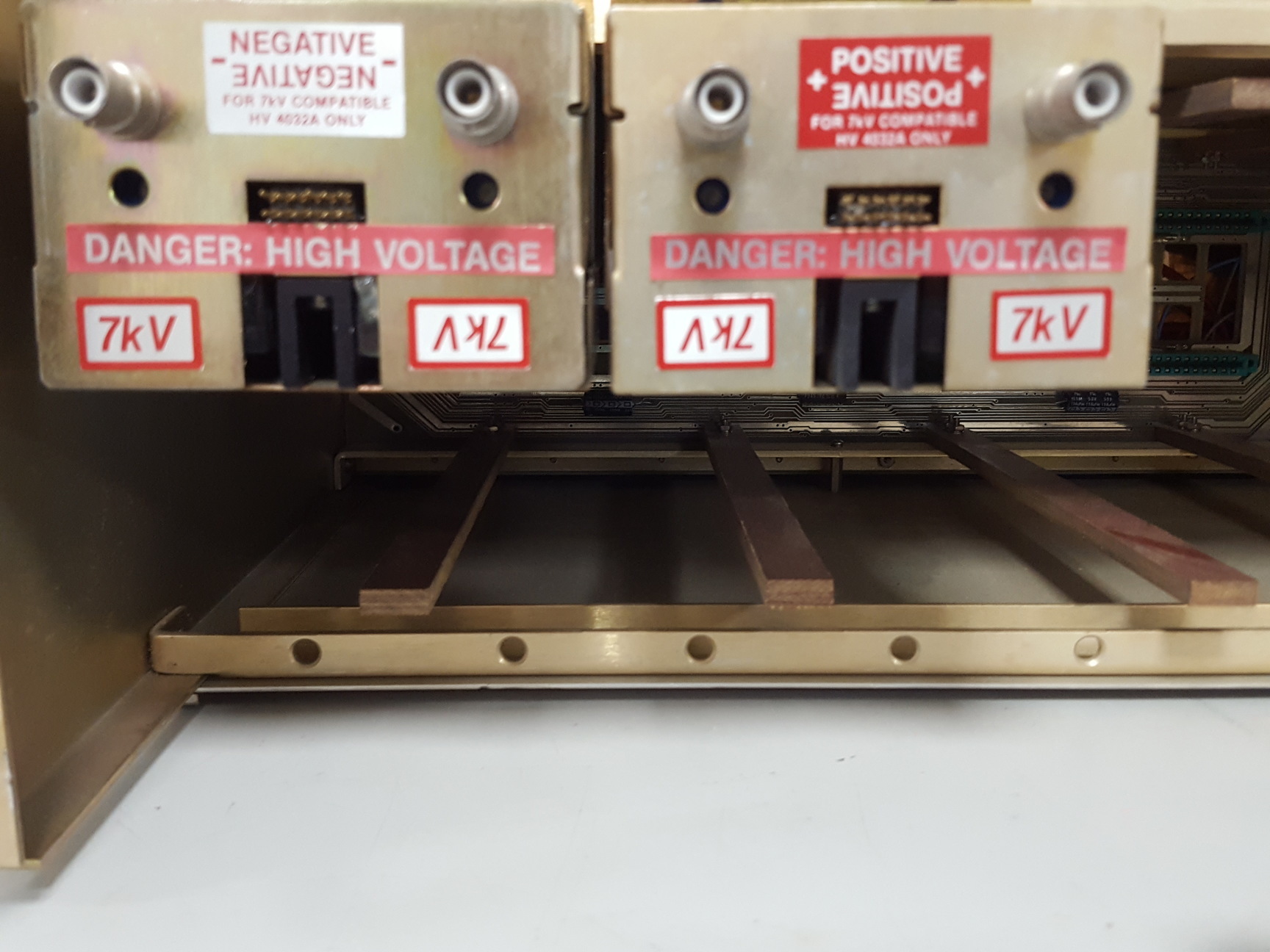 Image of LeCroy HV4032A High Voltage Power Supply System Lab