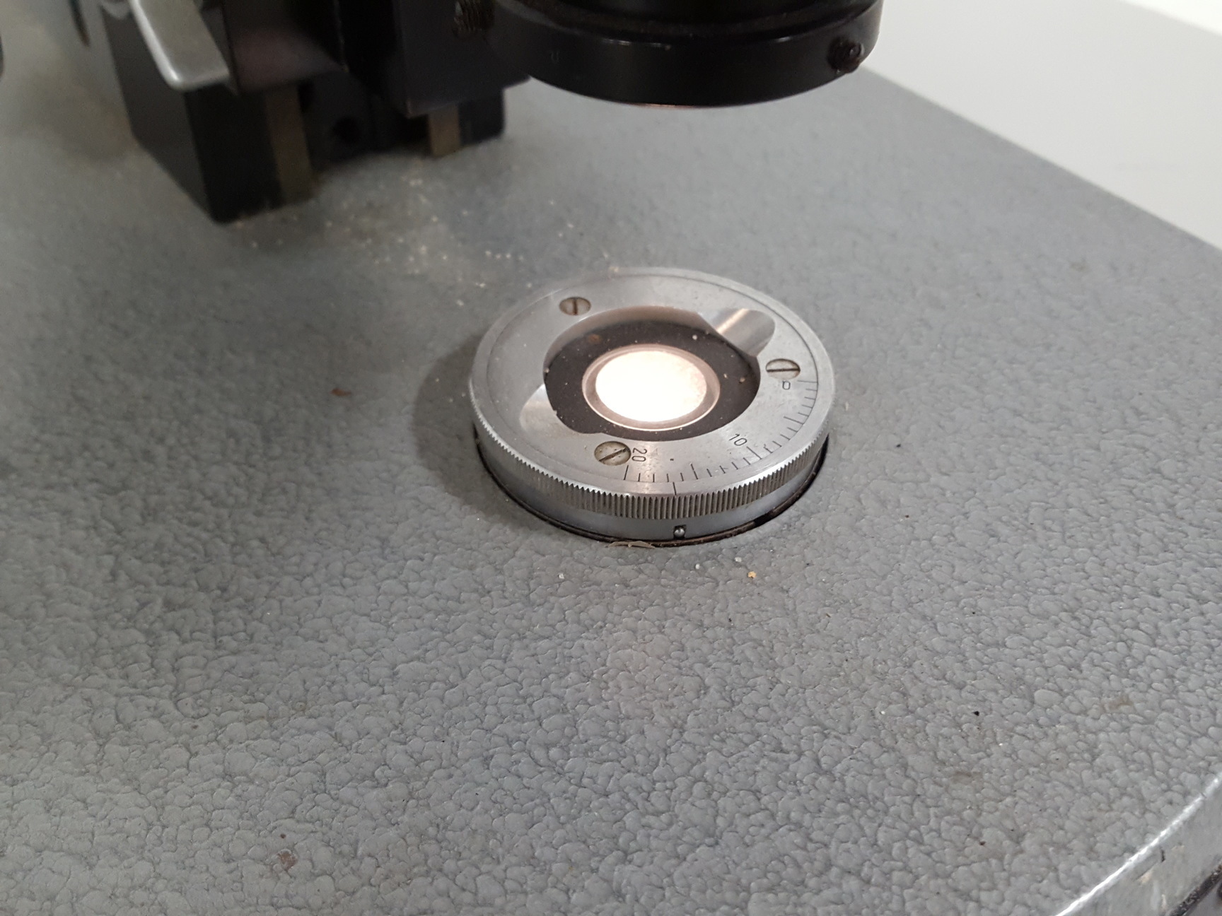 Image of Carl Zeiss Microscope With Multiple Objectives