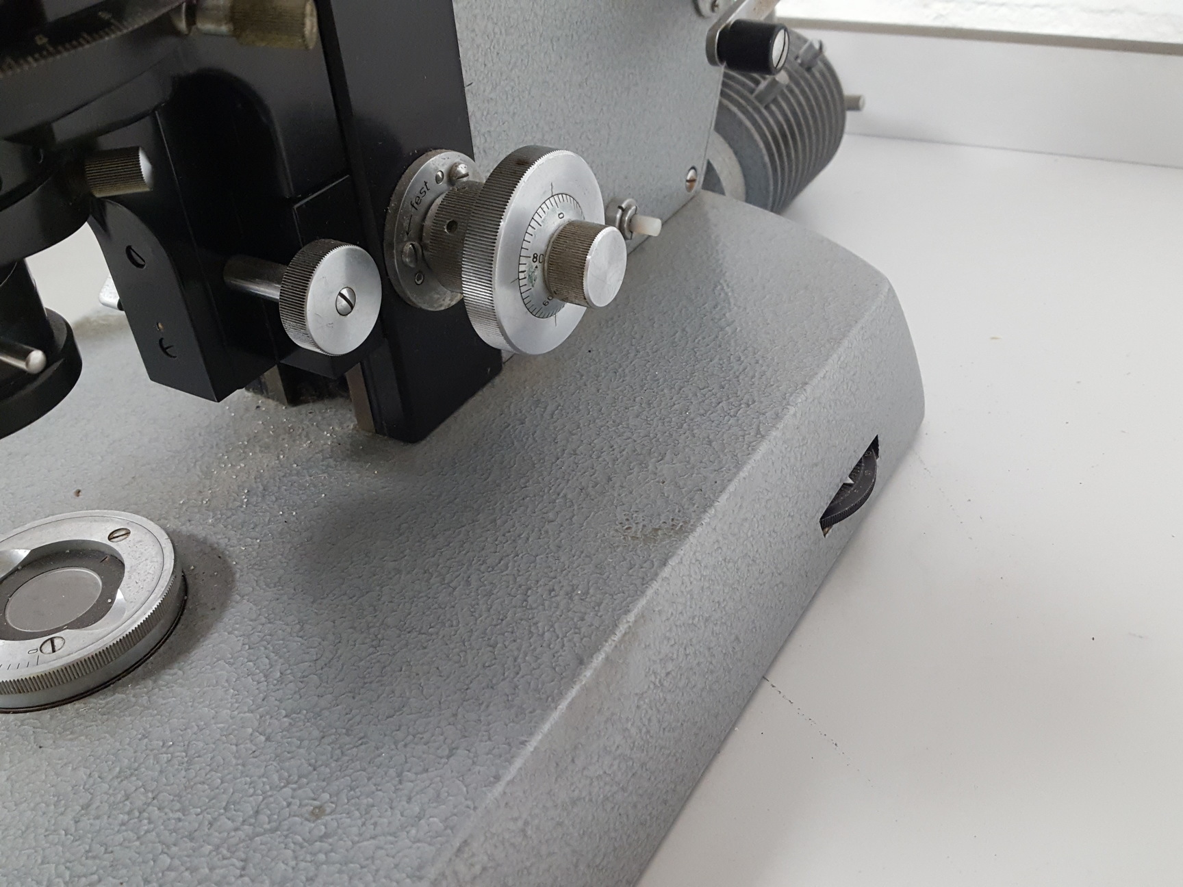 Image of Carl Zeiss Microscope With Multiple Objectives