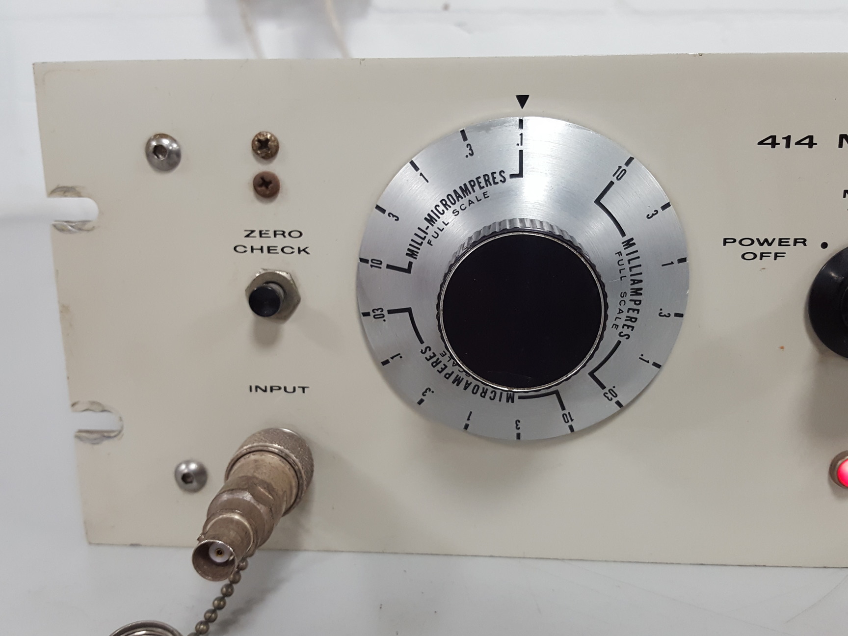 Keithley Instruments 414 Micro-Microammeter Lab