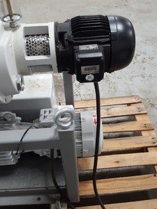 Thumbnail image of Pfeiffer Balzers WKP500A Vacuum Pump WOS 430 Leybold Sogevac SV100B AM 90 SX2 