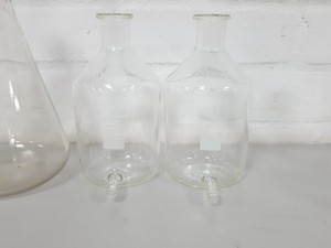 Thumbnail image of Lot of 12 Lab Glassware Buchner Vacuum Flasks 250 - 500mL Glass