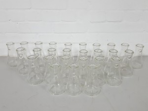 Thumbnail image of Lot of 27x 250mL Duran / Erlenmeyer Flasks Lab Glassware Glass