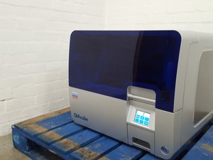 Thumbnail image of Qiagen QIAcube Automated DNA / RNA Purification Robot Lab