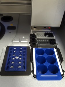 Thumbnail image of Qiagen QIAcube Automated DNA / RNA Purification Robot Lab