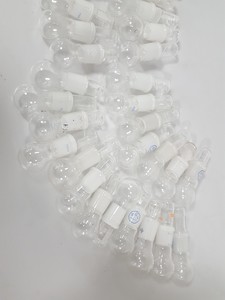 Thumbnail image of 46x SGL Mini Round Flasks With Stoppers Lab Glassware