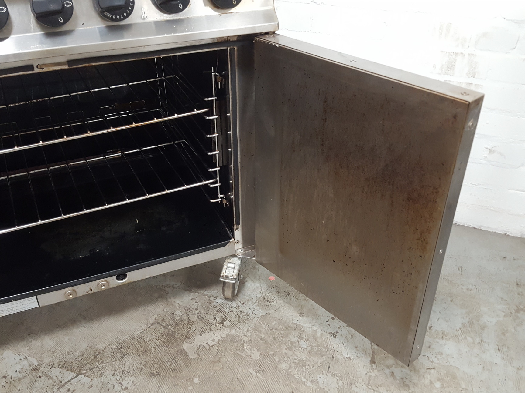 Image of Moorwood Vulcan MV3RGP90 Gas Range Commercial Kitchen Stove