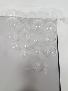 Thumbnail image of 18x Round Bottomed Boiling Flasks + Stoppers Lab Glassware