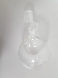Thumbnail image of 18x Round Bottomed Boiling Flasks + Stoppers Lab Glassware