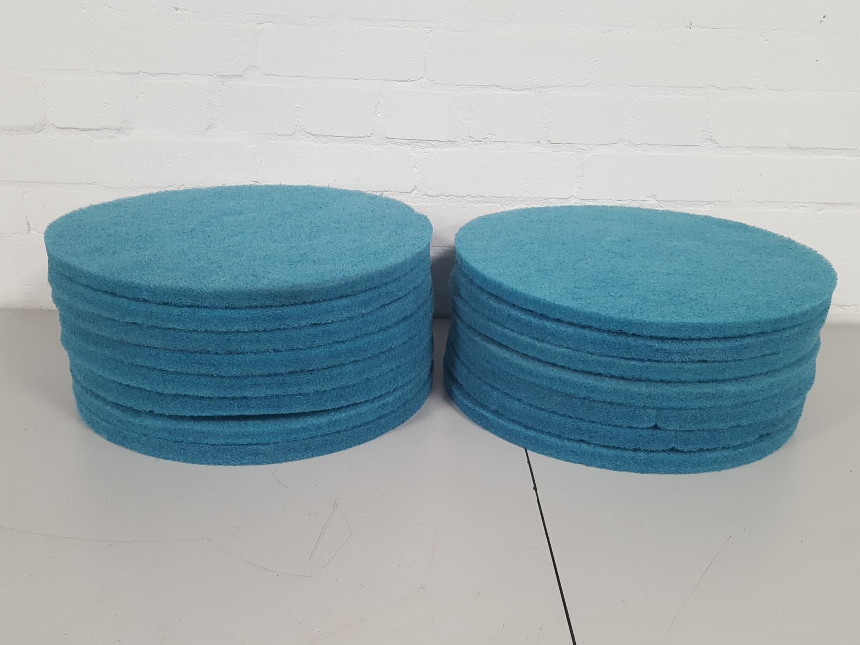 Image of Lot of 15 Blue Floor Maintenance Pads 17" Scrubber