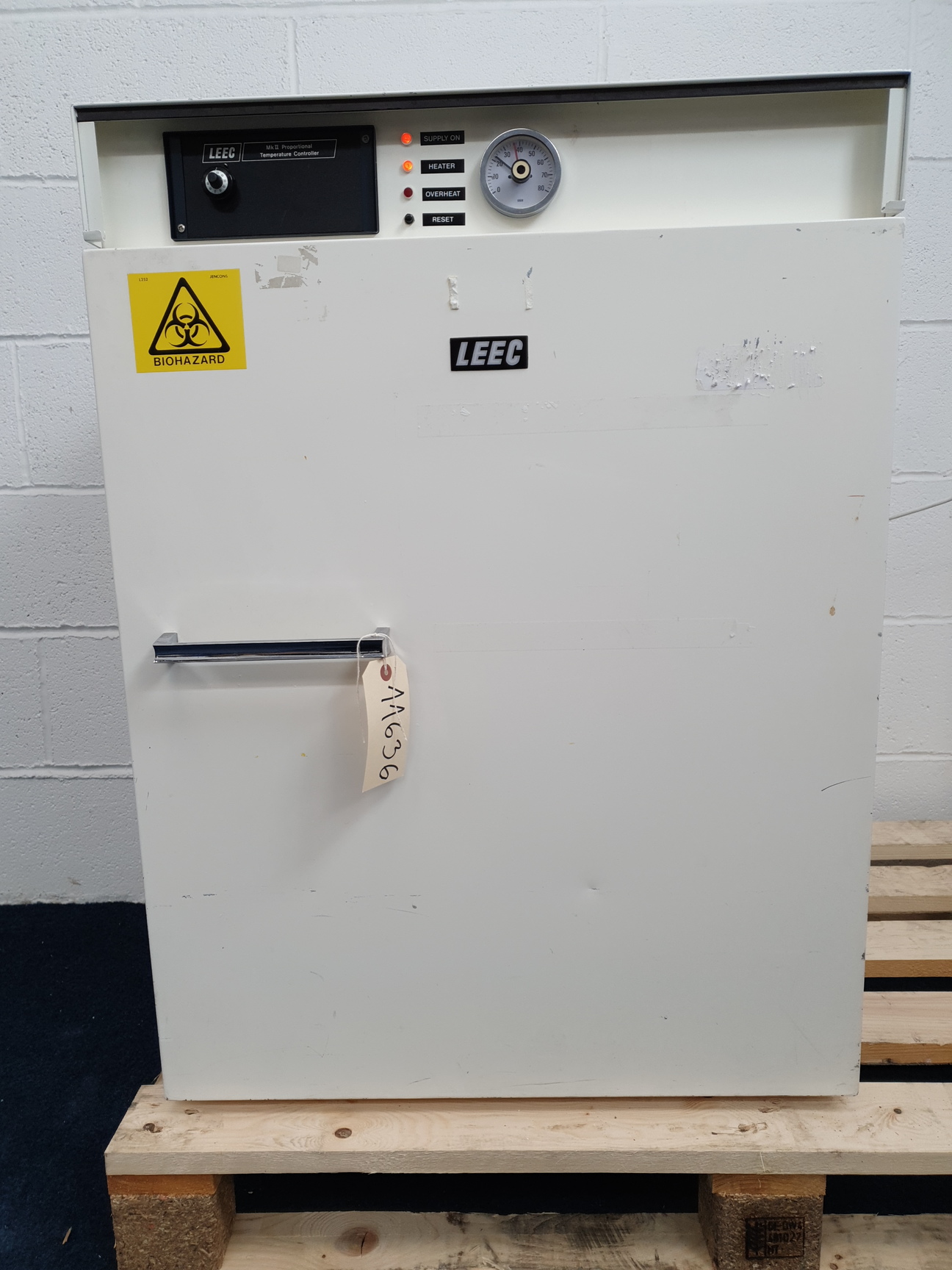 LEEC P2K Laboratory CO2 Incubator Lab Incubation at 37°C