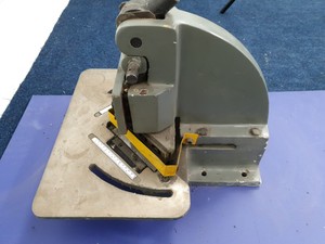Thumbnail image of CHESTER HN-4 Heavy Duty Guillotine Hand Corner Notcher Max Notch 152x152 mm 