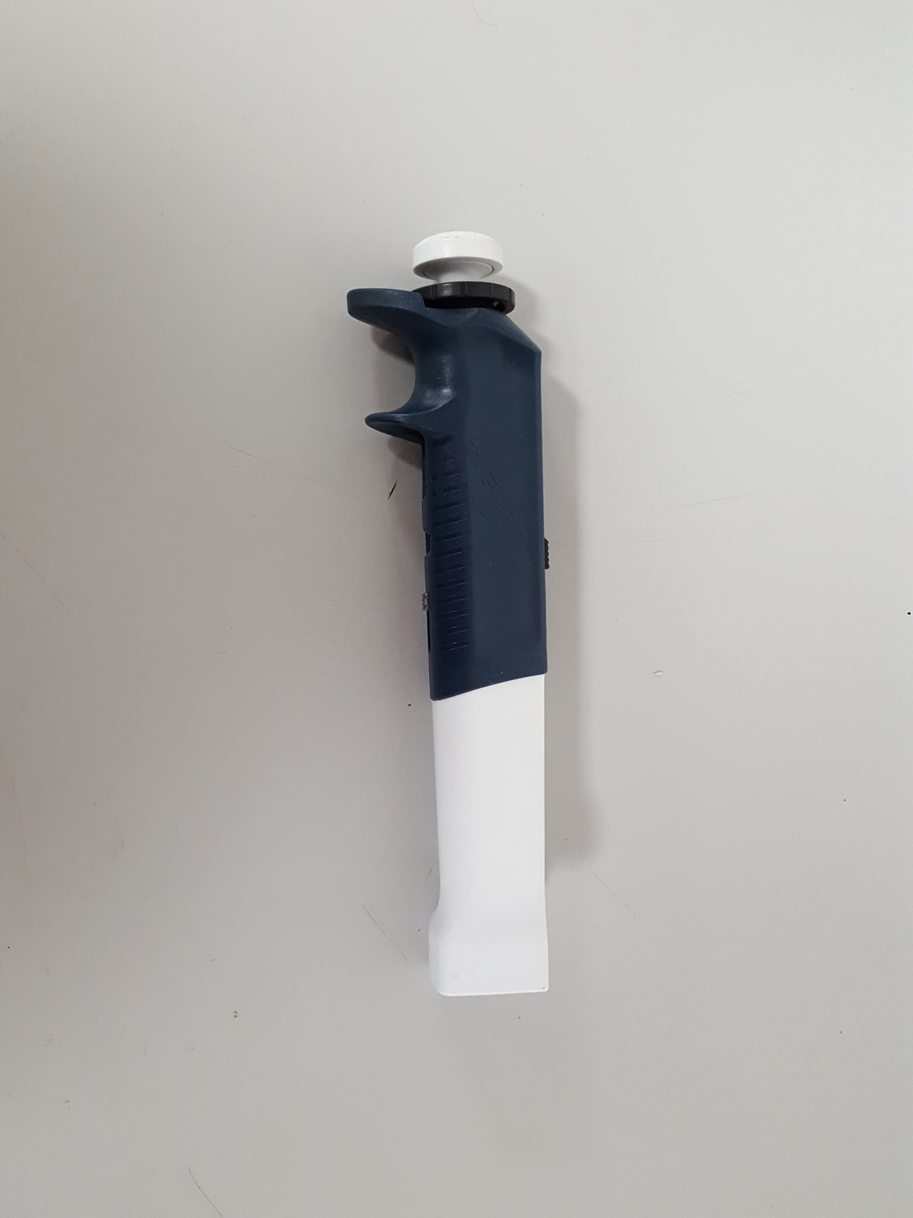 Image of Gilson Distriman Repetitive Pipette Lab