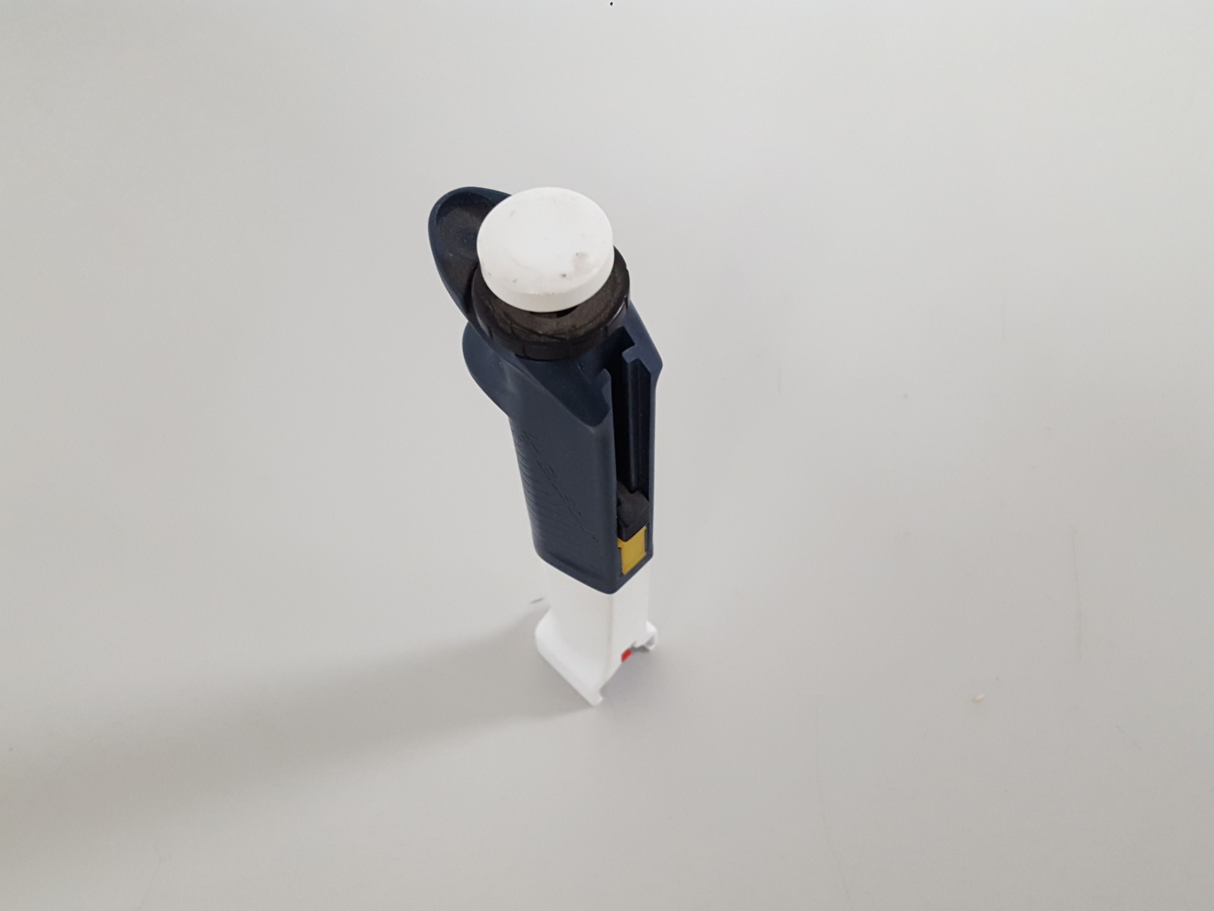 Image of Gilson Distriman Repetitive Pipette Lab