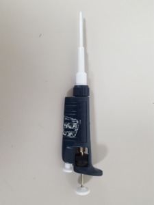 Thumbnail image of Gilson Pipetman P Series P2 Single Channel Pipette Lab