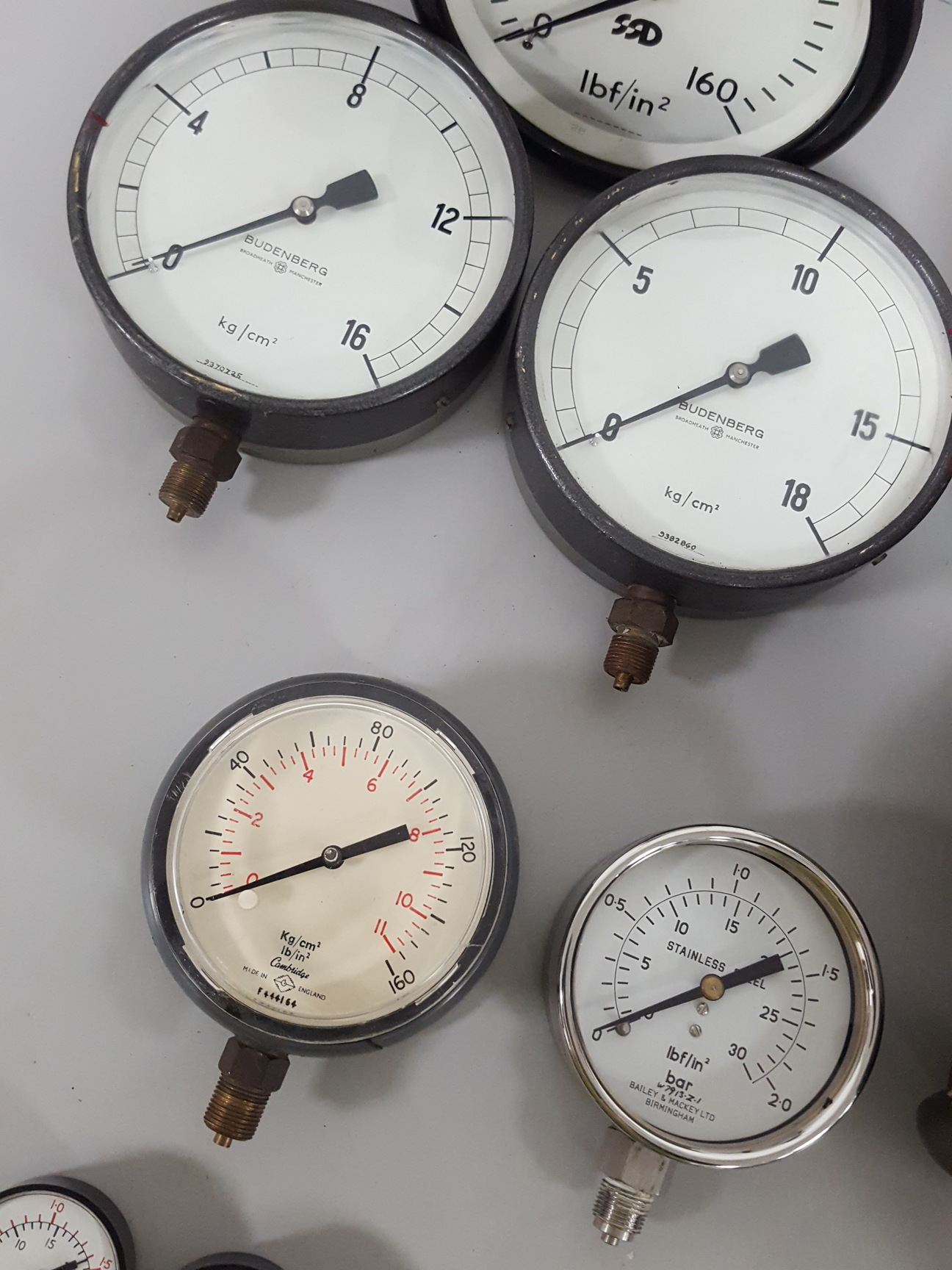 20 Multi-Size Pressure Gauges Budenberg, Wallace & Tiernan, Lab