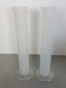 Thumbnail image of Large Lot of Plastic Graduated Cylinders, Beakers, Bases & Other Misc Lab Items