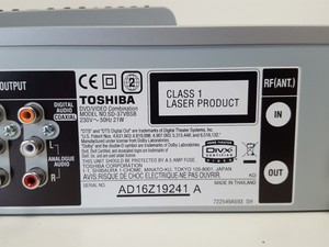Thumbnail image of Toshiba SD-37VB Portable DVD / VHS Combination Player 