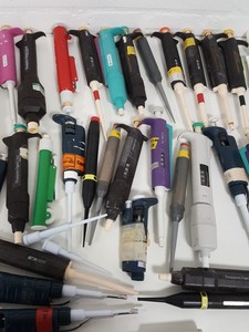 Thumbnail image of Job Lot 38 Lab Pipettes, Eppendorf, Gilson, Finnpipette, Thermo
