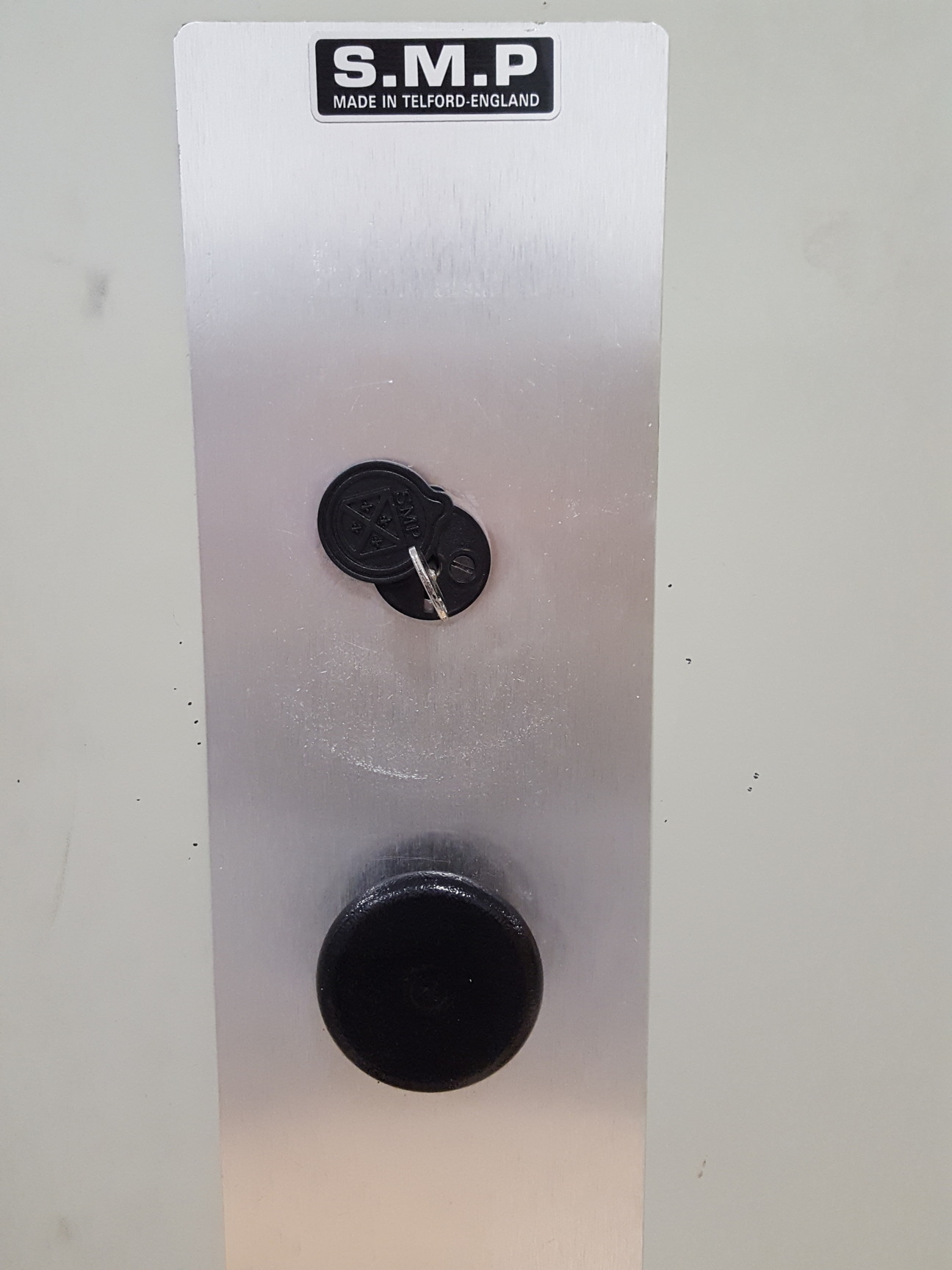 Image of SMP Security Products Briton Security Safe Cash Office + Key