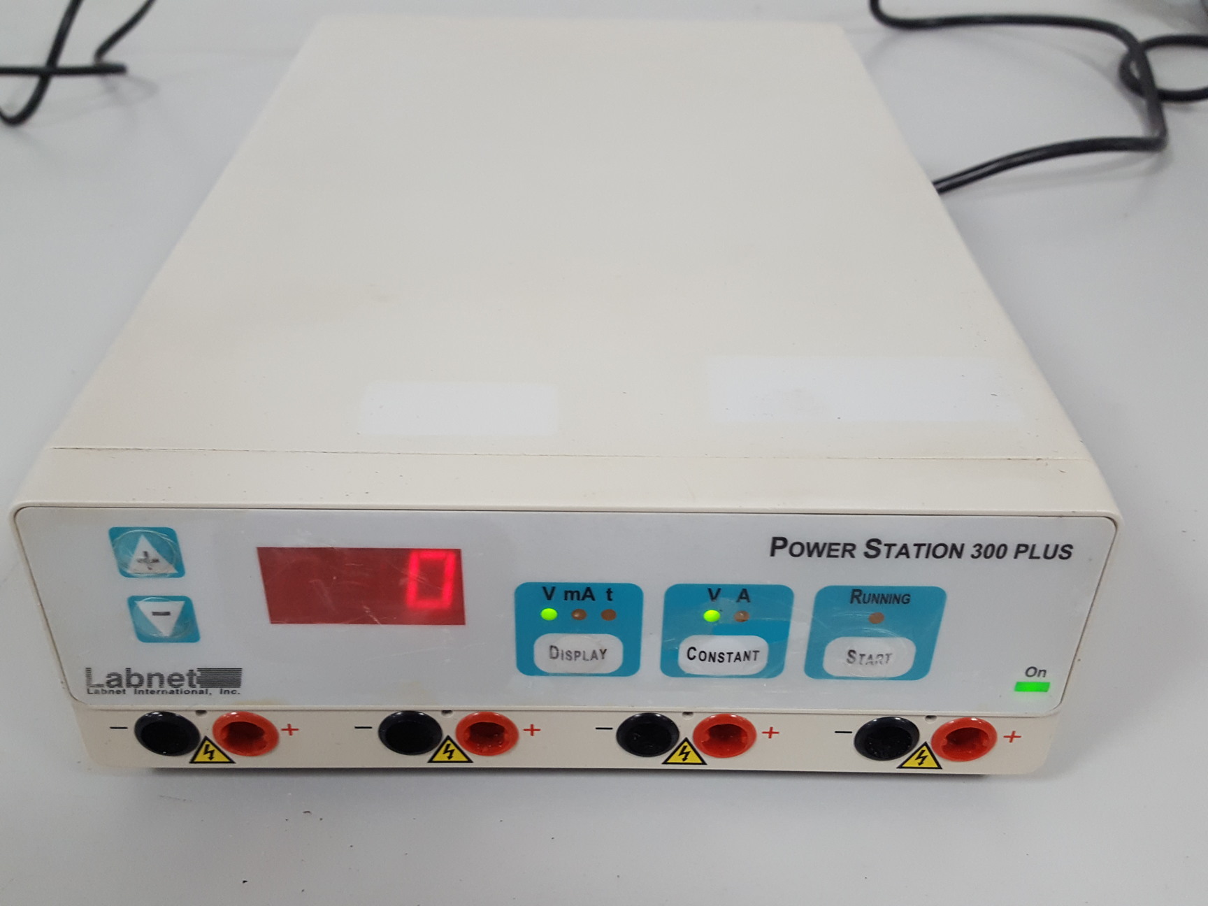 Image of Labnet Power Station 300 Plus Power Supply Electrophoresis