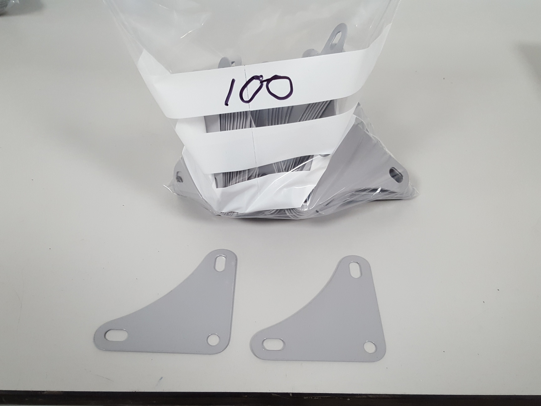 Image of Lot of 100 Dexion Slotted Angle Corner Light Grey Racking