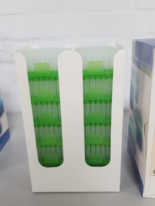 Thumbnail image of 2x Fisherbrand SureOne Micropoint Graduated Pipette Tips(960 each) 100-1000ul