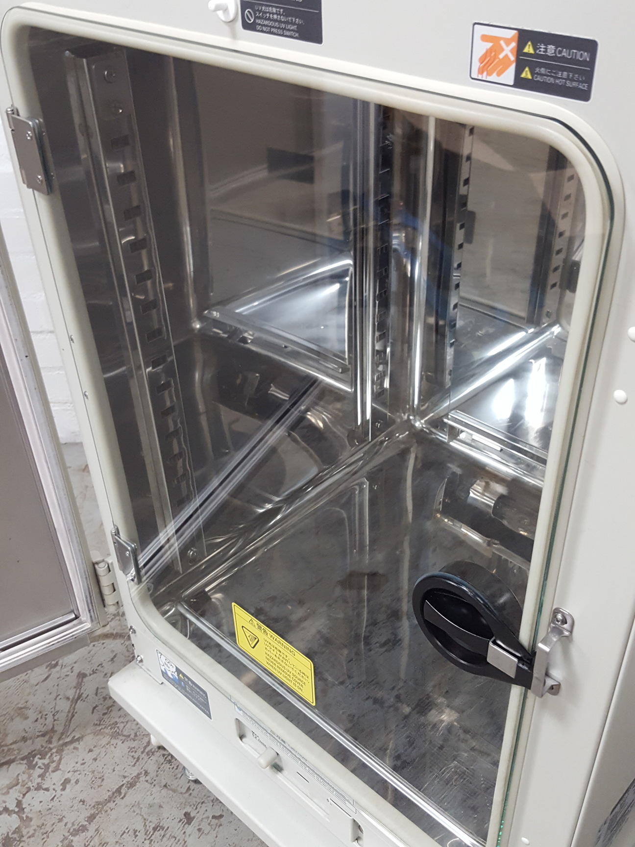 Image of Sanyo MCO-18AIC UV Co2 Incubator Lab
