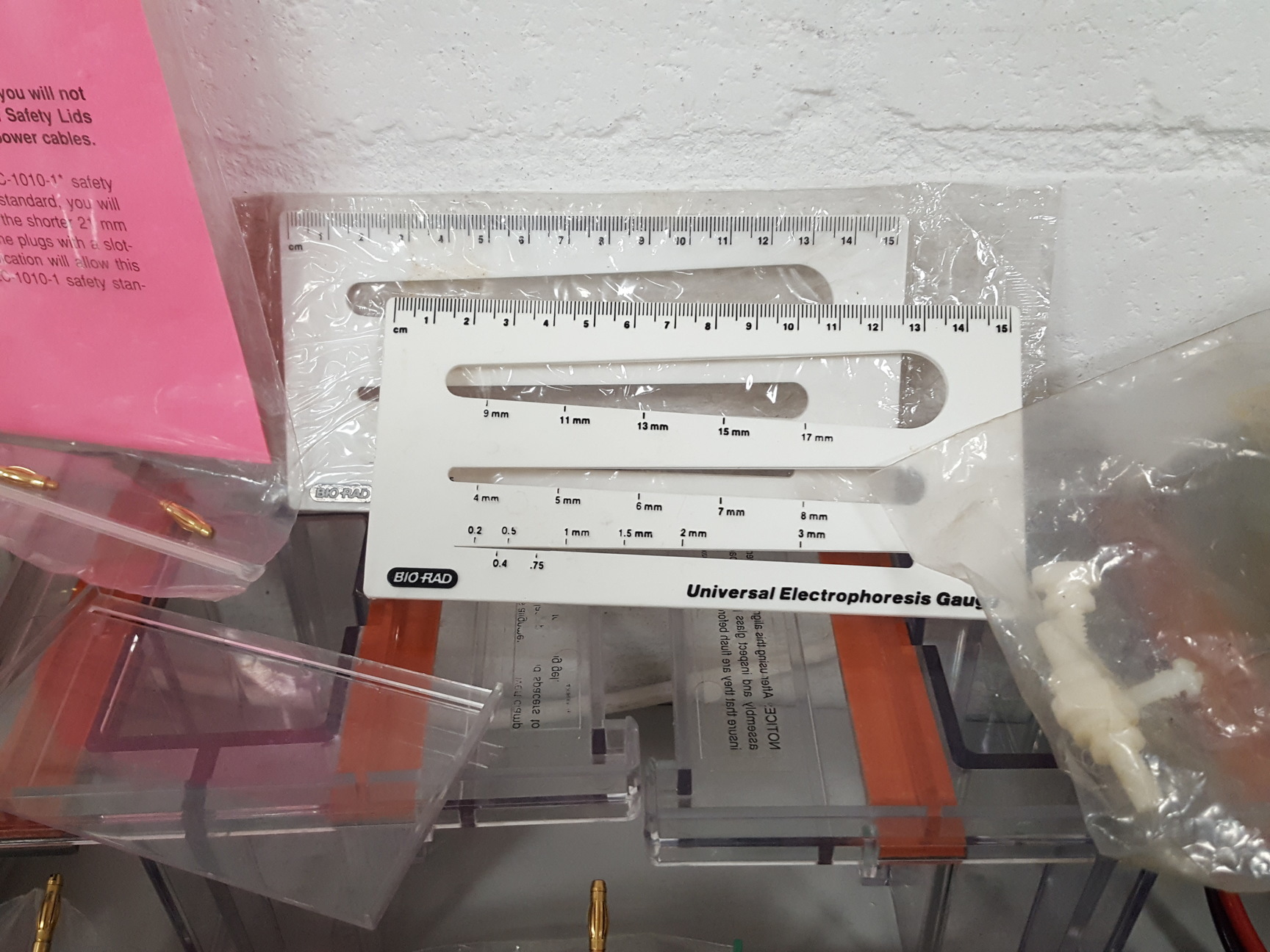 Image of Bio-Rad Mini-PROTEAN II Gel Electrophoresis Cell + Spacers Western Blot