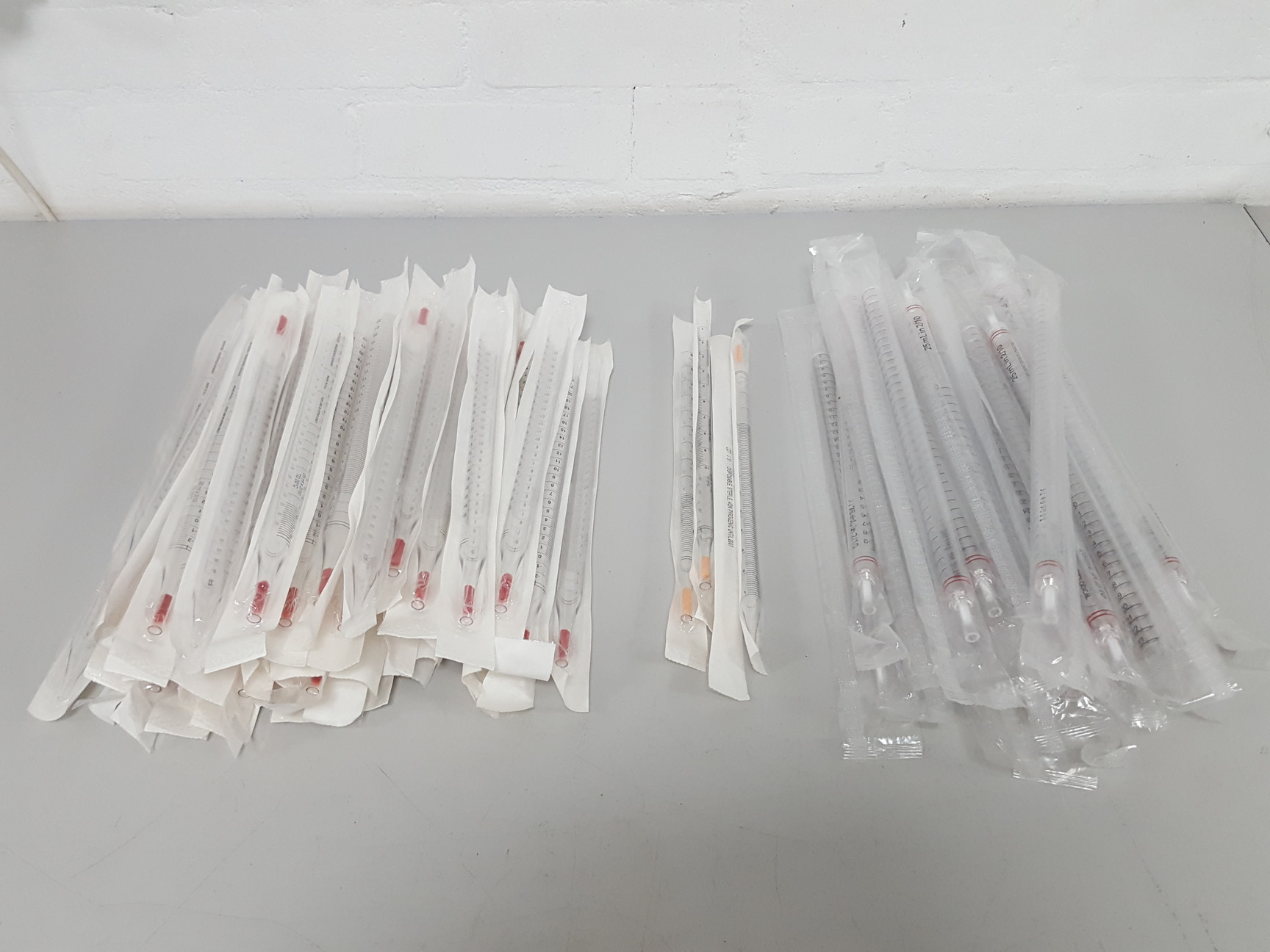 Image of 73x Plastic Pipettes 69x (25ml) With 4x (10ml)  Lab