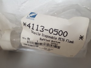 Thumbnail image of Lot of Nalgene Sterile Disposable PETG Baffled Bottom Flask 4113-2000, 0125, 050