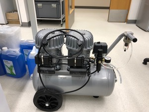 Thumbnail image of Singer Instruments Rotor Air Compressor Lab CW 100/24 AL