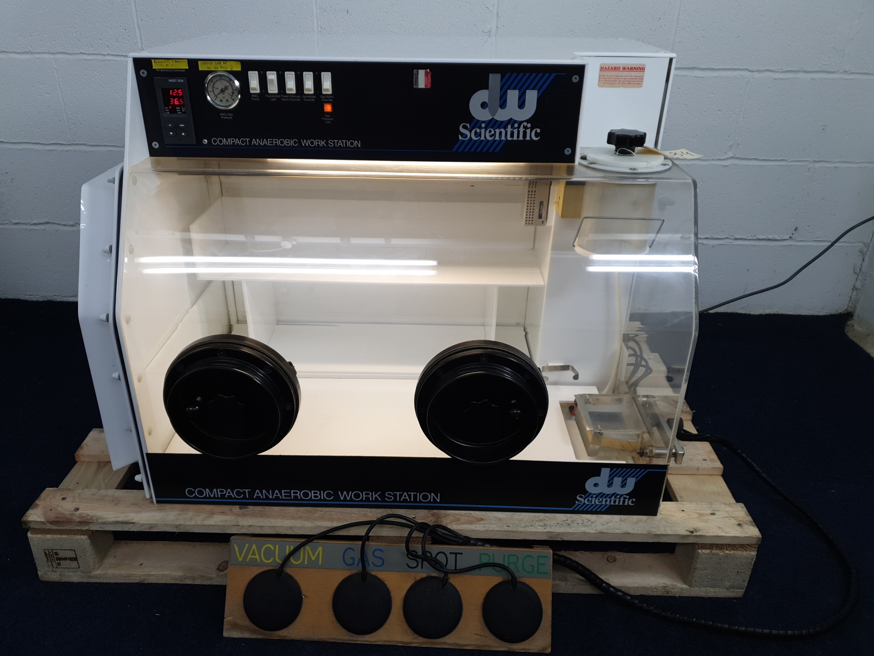 Image of DW Scientific - Laboratory  Compact Anaerobic Work Station