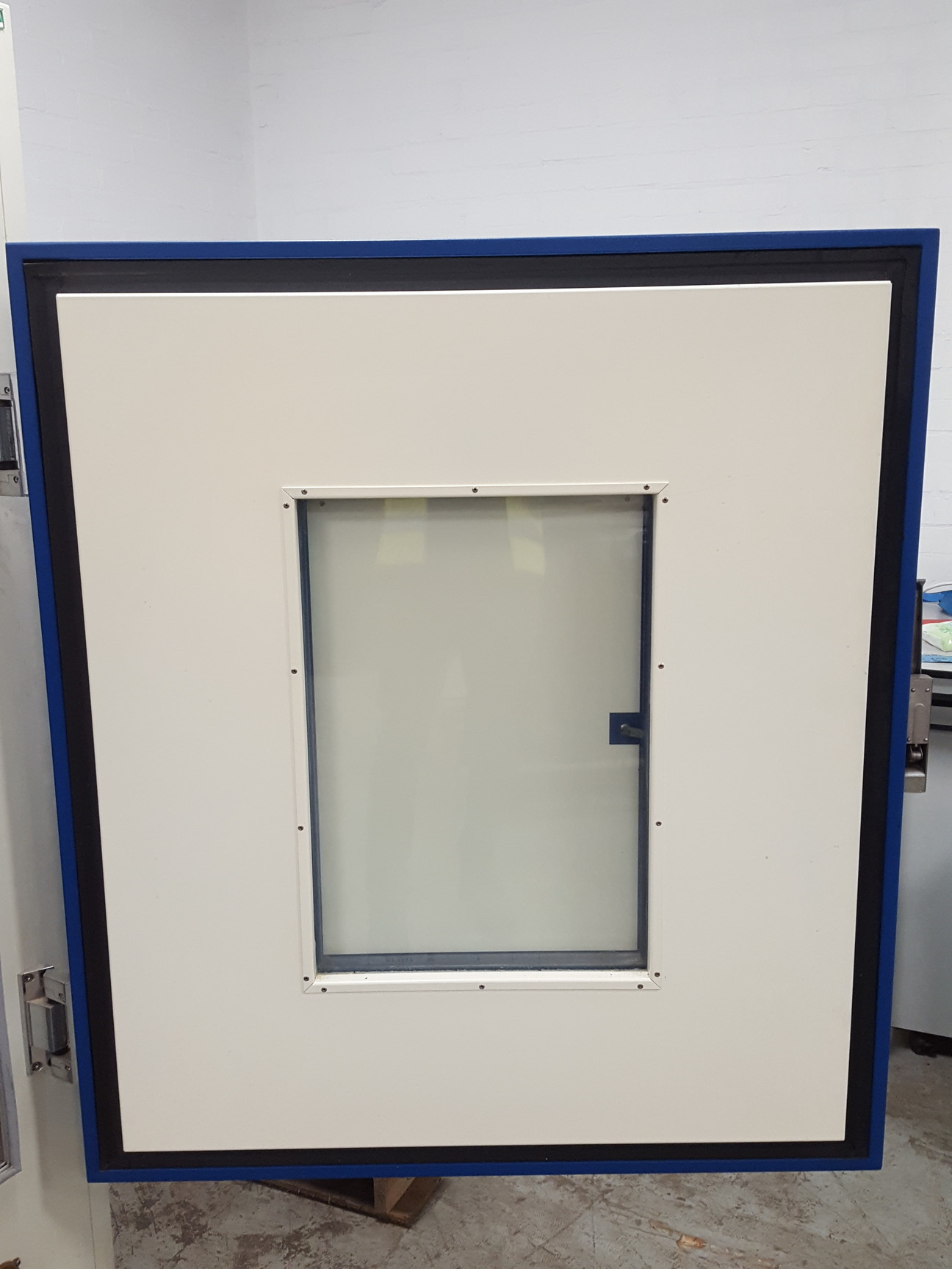 Image of Snijders Scientific Microclima 1000 Large Plant Growth Chamber Incubator Lab