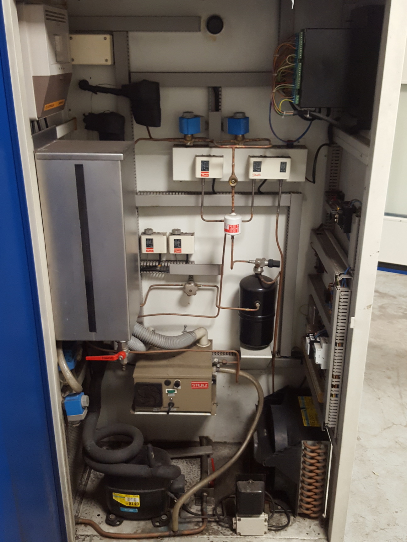 Image of Snijders Scientific Microclima 1000 Large Plant Growth Chamber Incubator Lab