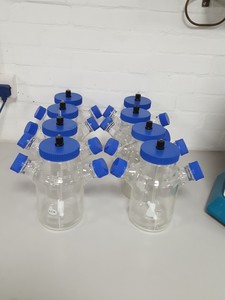 Thumbnail image of 8x Bellco 1000 mL 3-Neck Glass Spinner Flask With Terumo Syringe Without Needle