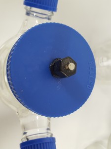 Thumbnail image of 8x Bellco 1000 mL 3-Neck Glass Spinner Flask With Terumo Syringe Without Needle
