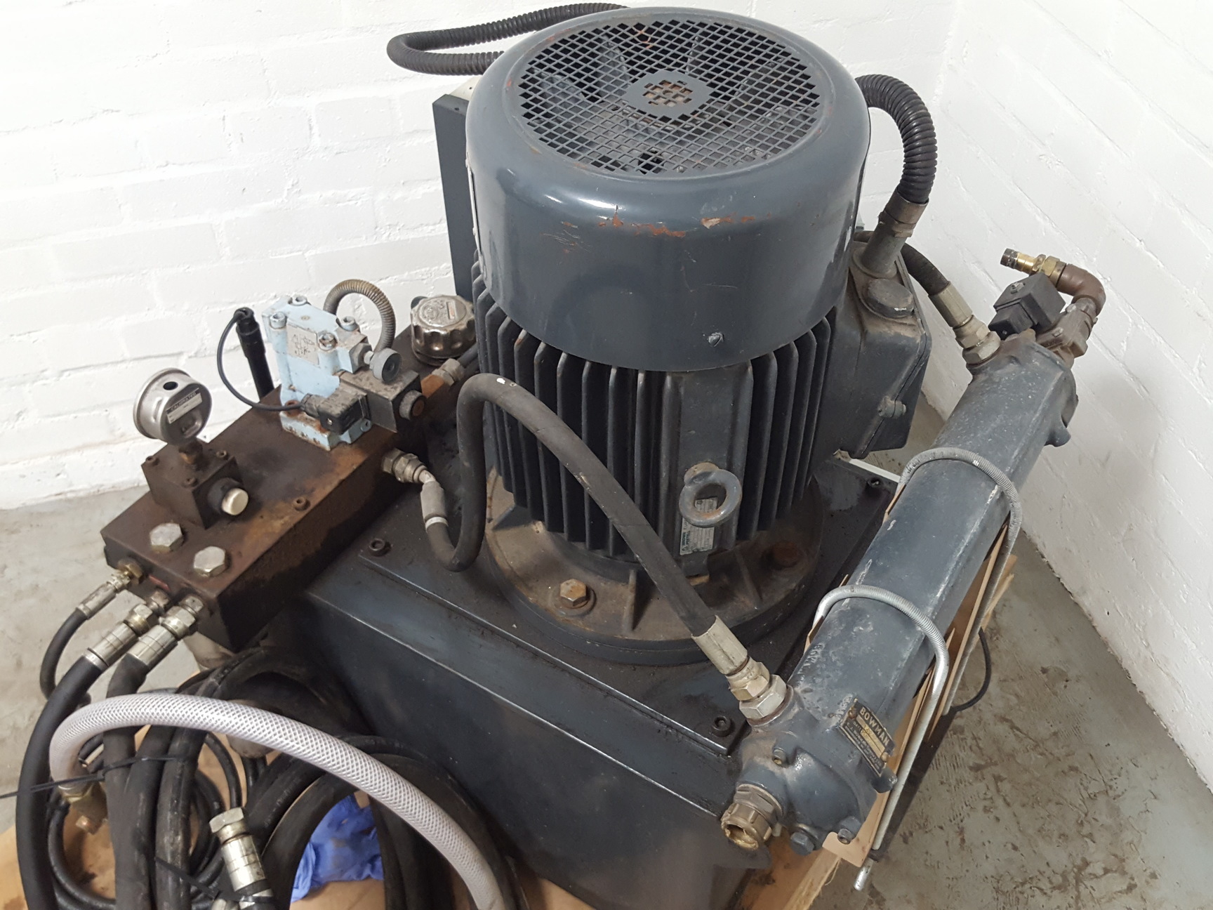 Image of Dartec Torsional Testing Machine w/ Hydraulic Pump & Controller Lab