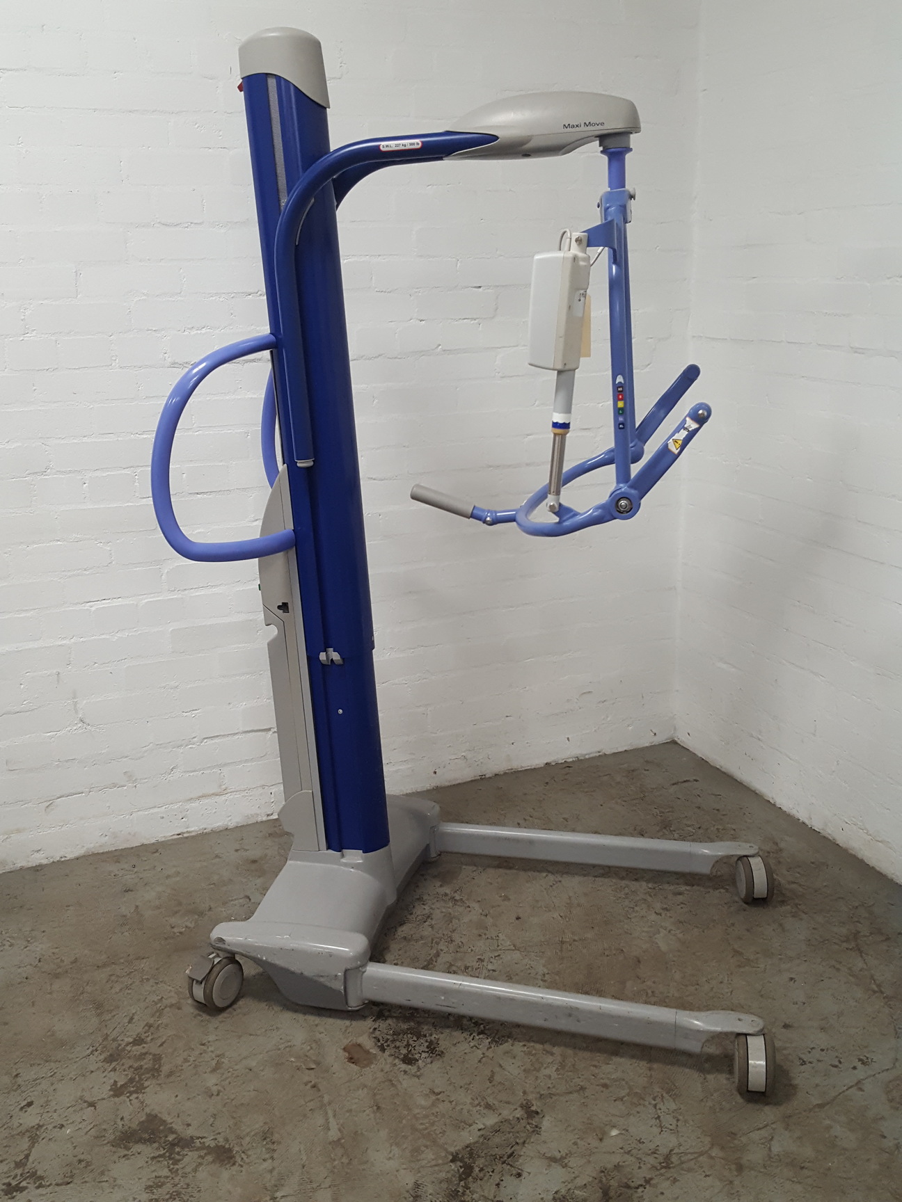 ArjoHuntleigh Maxi Move Power Patient Lift Patient Handling Mobility
