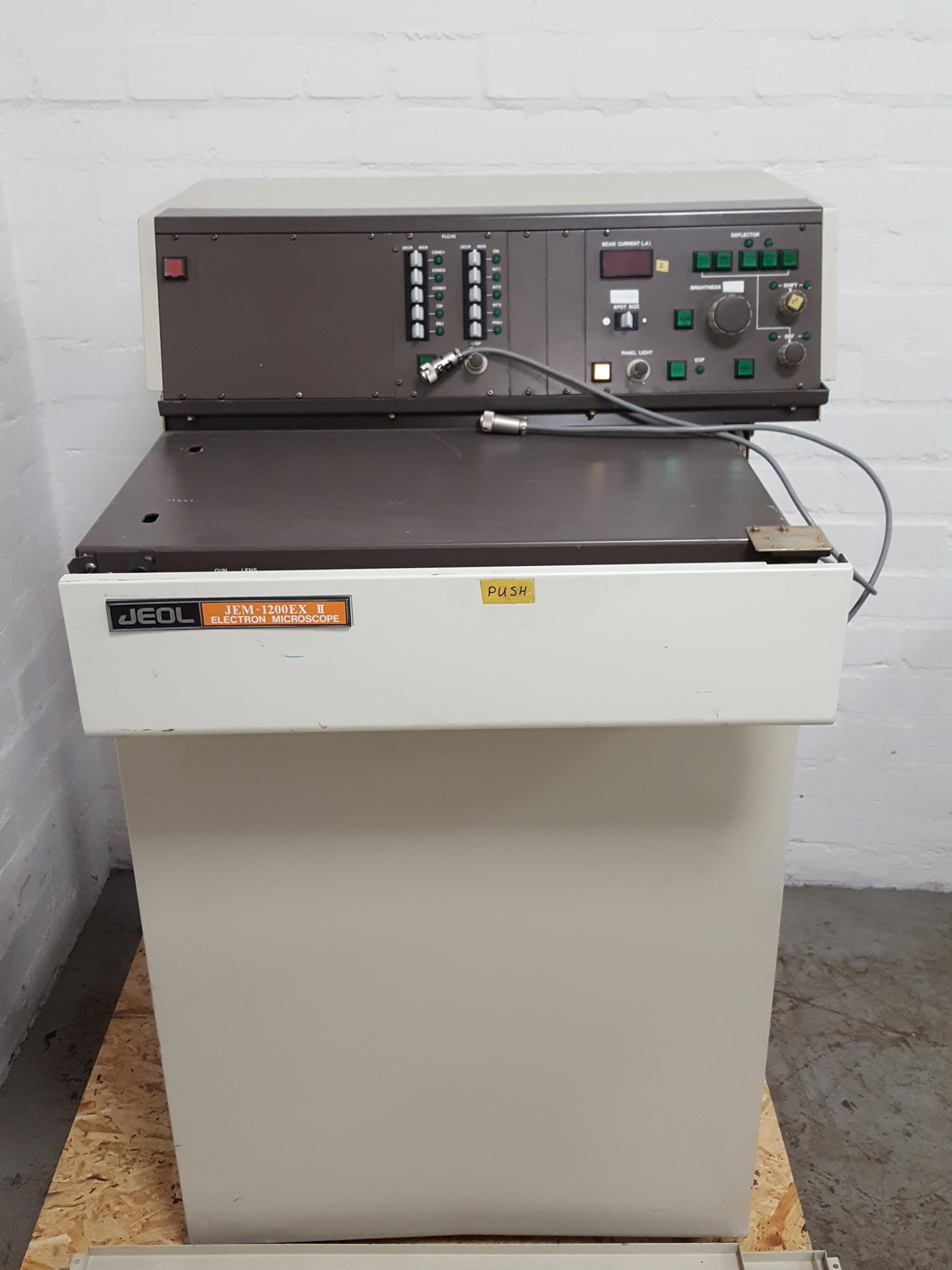 Image of JEOL JEM-1200EXII Electron Microscope TEM, Magnets, Compressor, Power Supply Lab