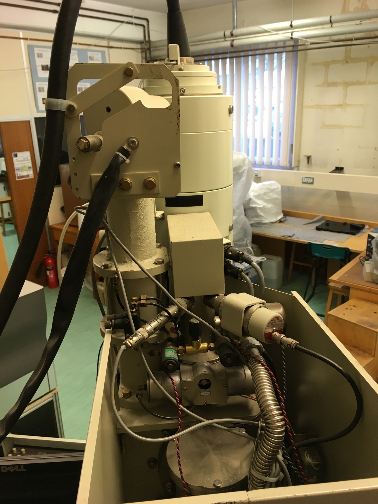 Image of JEOL JEM-1200EXII Electron Microscope TEM, Magnets, Compressor, Power Supply Lab