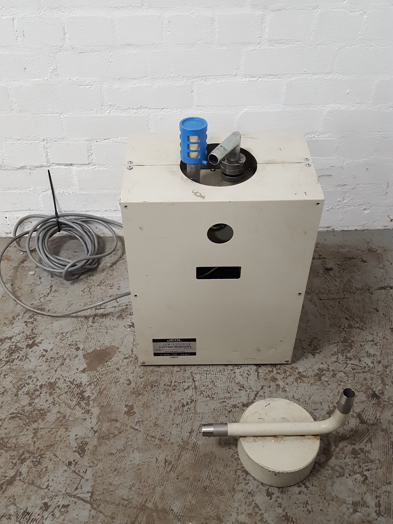 Image of JEOL JEM-1200EXII Electron Microscope TEM, Magnets, Compressor, Power Supply Lab