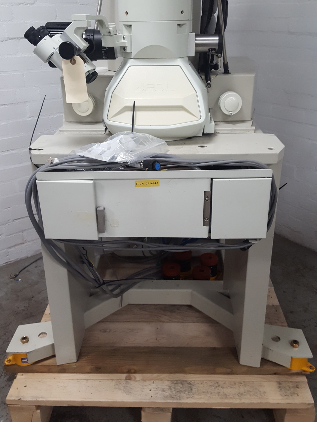 Image of JEOL JEM-1200EXII Electron Microscope TEM, Magnets, Compressor, Power Supply Lab