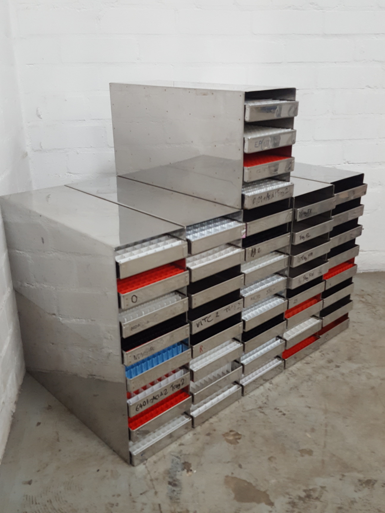 Image of Set of 11 Stainless Storage Freezer Tray Racks Lab