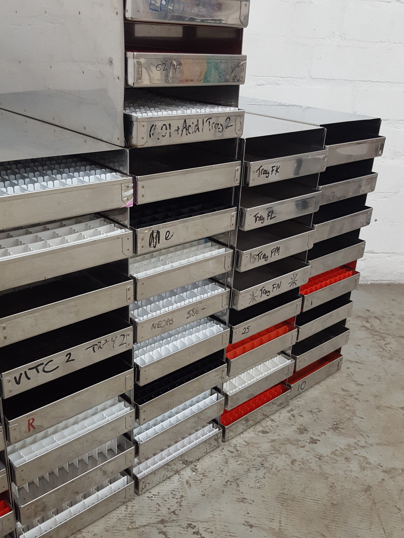 Image of Set of 11 Stainless Storage Freezer Tray Racks Lab